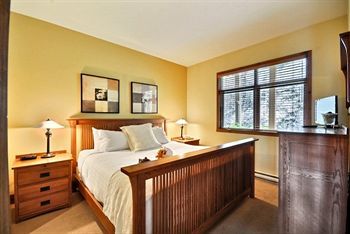 Отель Laltitude Tremblant Sunstar Мон-Трамблан Экстерьер фото